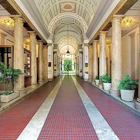 Velia Relais